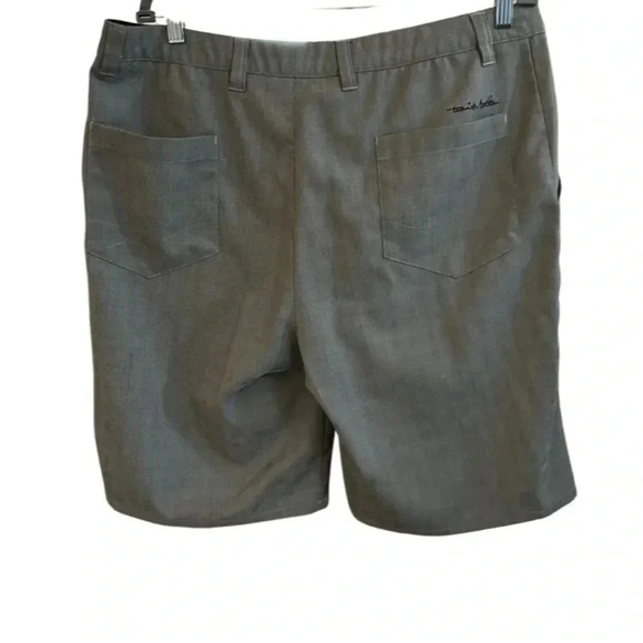 Travis Mathew Gray Plaid Golf Shorts Size 36 - Picture 3 of 6